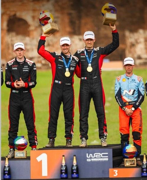 campeones del rally 2025.jpg